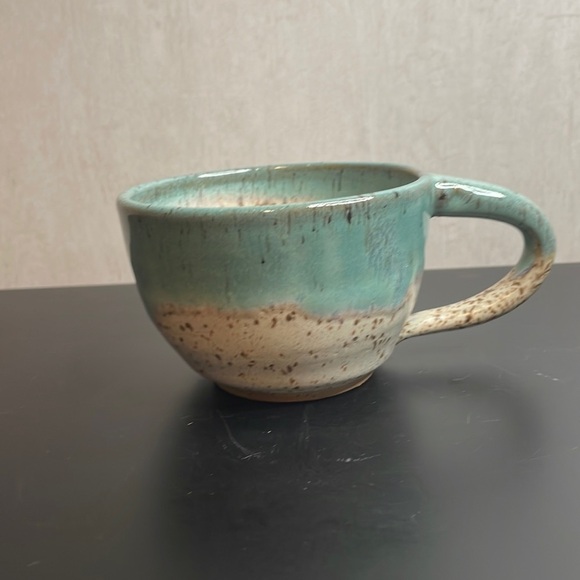 Signed Pottery Other - SIGNED Pottery Mug Green Tan Speckled Glaze Beautiful Condition.